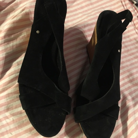 Gorgeous Ugg Suede Cork Wedge - Picture 2 of 6